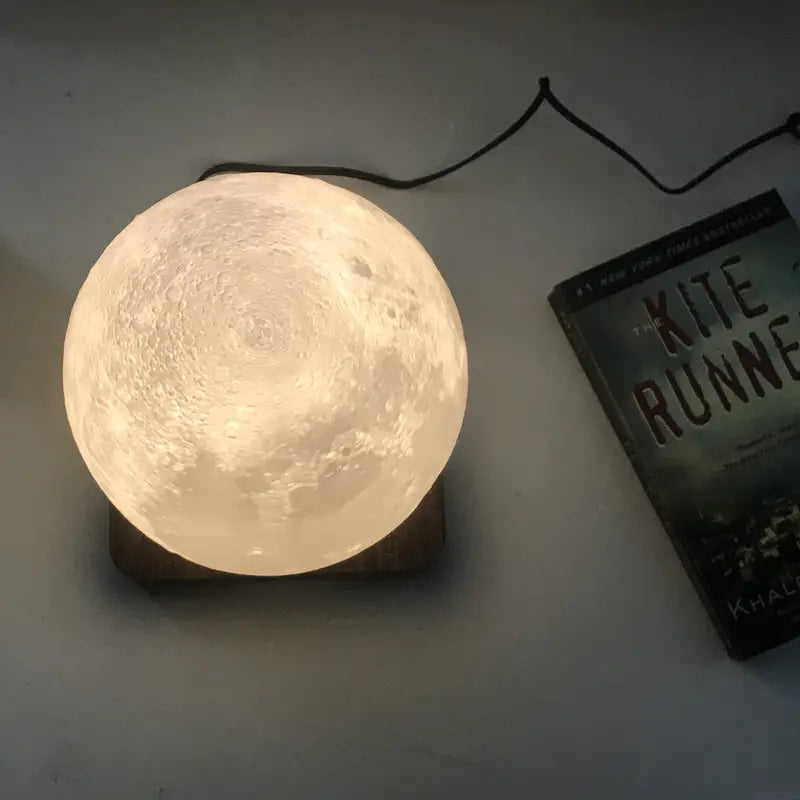 Magnetic Levitation Moon Lamp - Creative Gift Idea - Trends Zone
