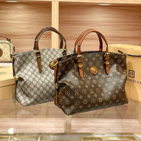 Large capacity shoulder bag, genuine leather, suitable for commuting, hand-held, crossbody, or tote bag.