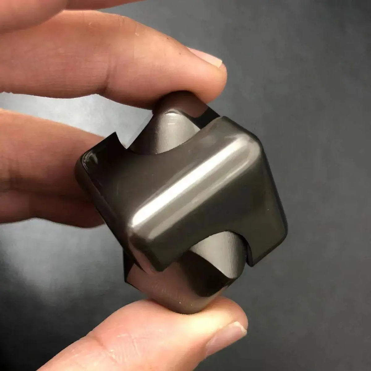 Fidget Spinner Dice Cube – Quiet Metal Desk Toy