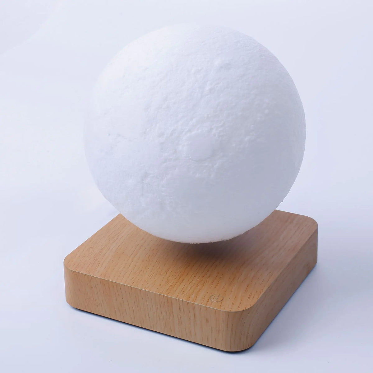 Magnetic Levitation Moon Lamp - Creative Gift Idea - Trends Zone